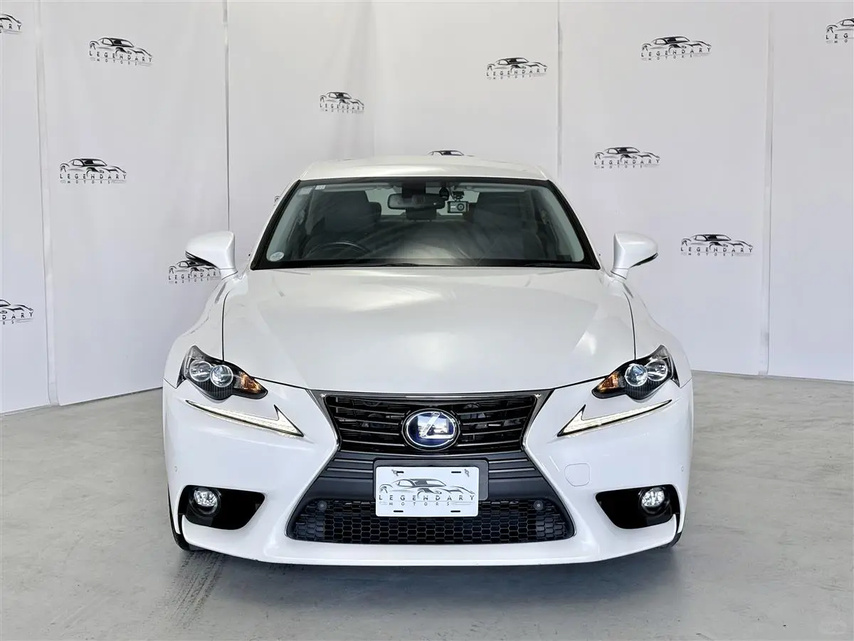 雷克萨斯IS 300H混动，盲点监测，雷达巡航