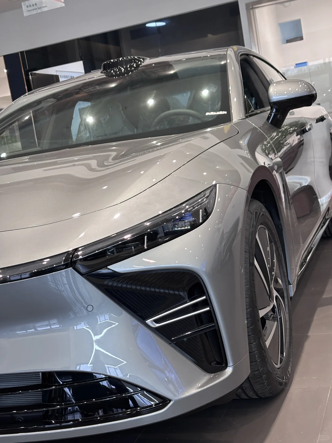 星纪元 ES 封神！15 万级电轿真卷王✨