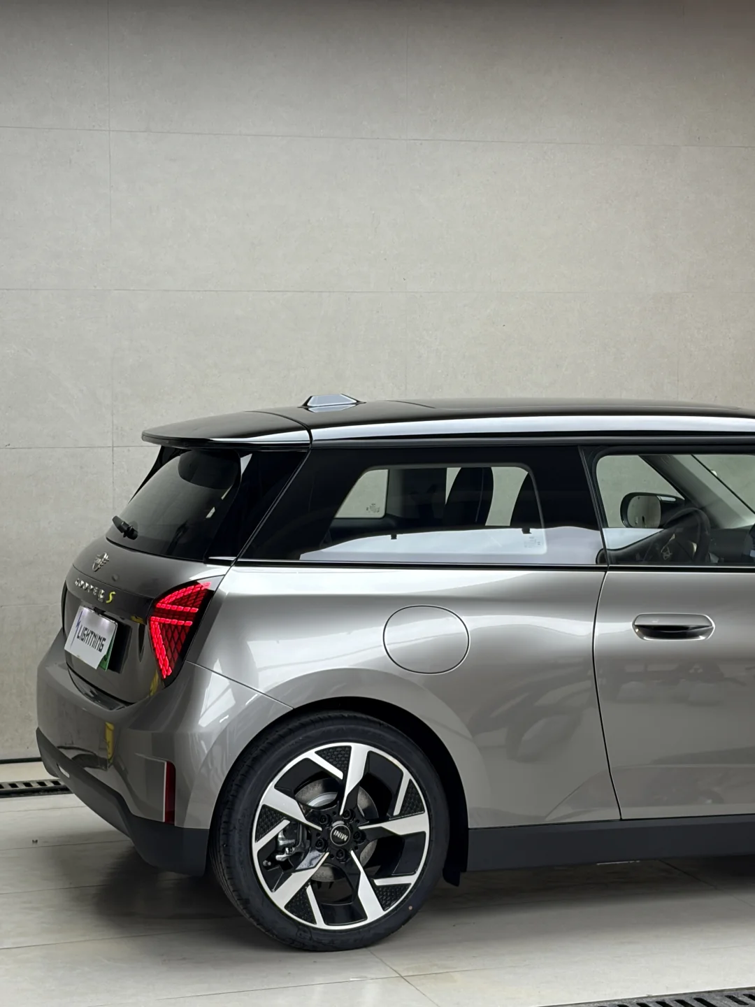 找到了电动minicooper的本命色了！！！