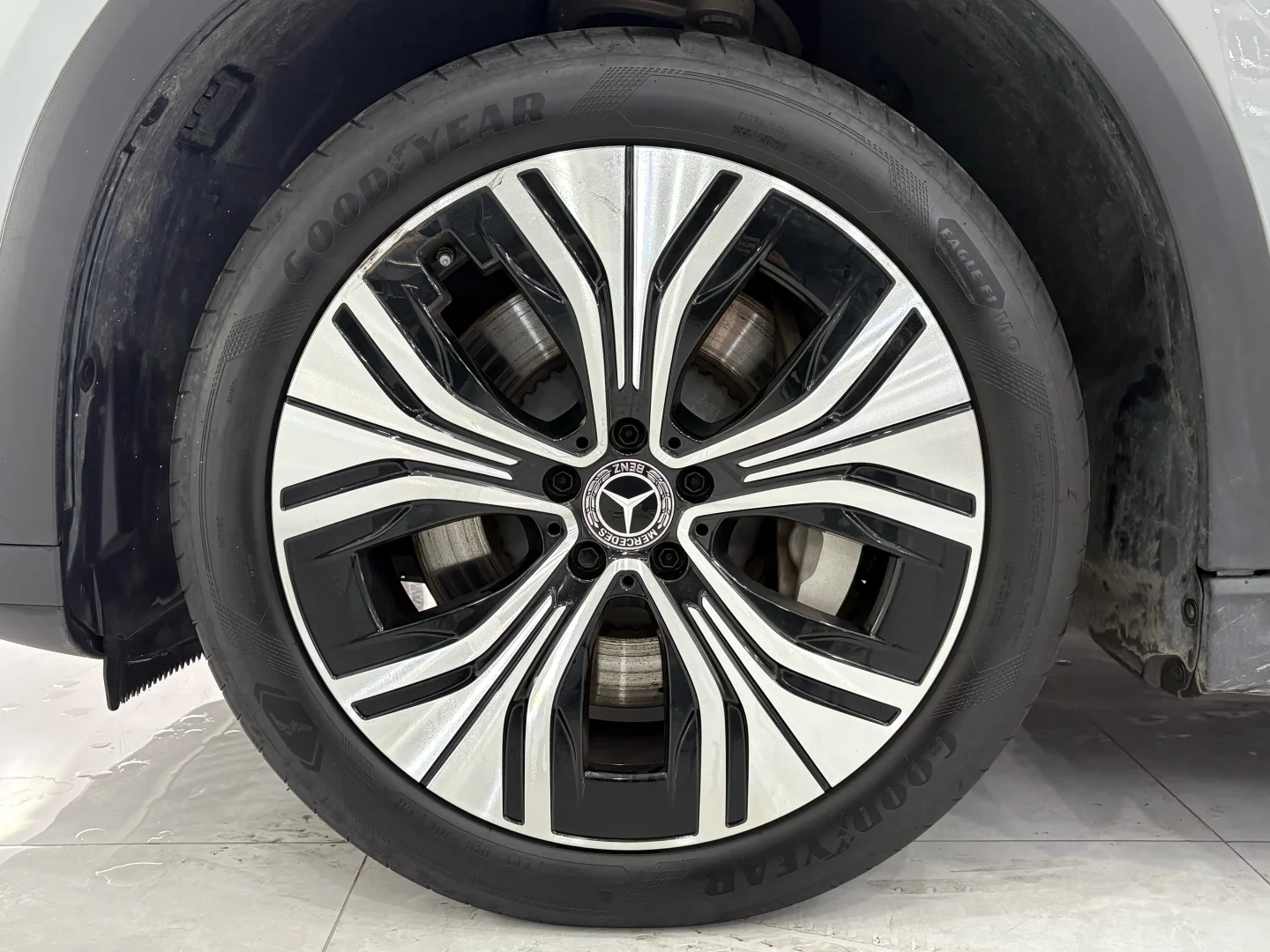 沪牌奔驰EQE SUV 2023款 350 4MATIC 豪华版