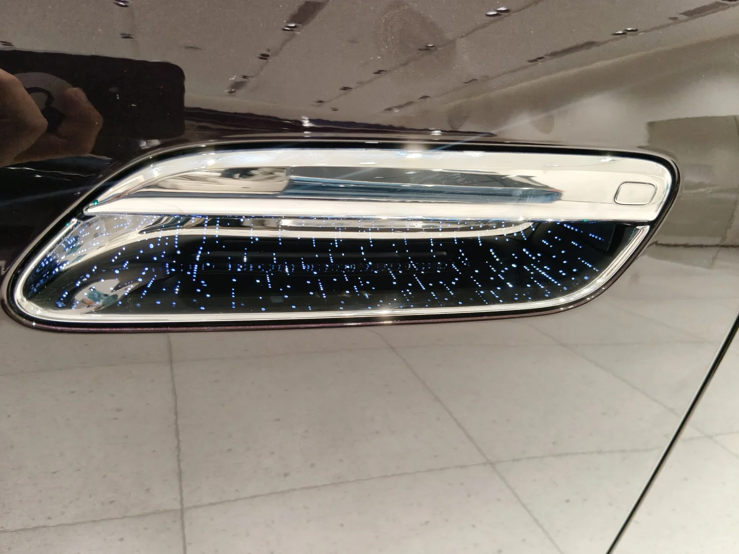 岚图泰山SUV实拍｜这设计感直接戳中审美心