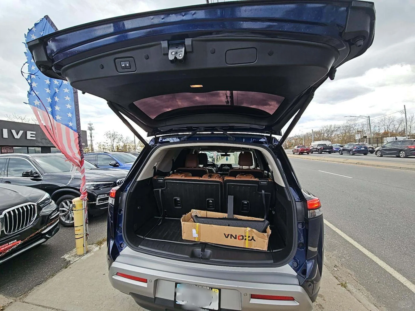 纽约2023款日产 探路者 三排豪华SUV