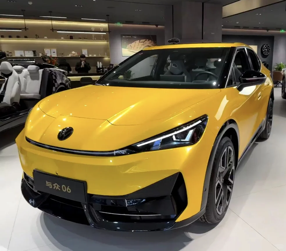 （与众06）电车颜值天花板-大黄蜂