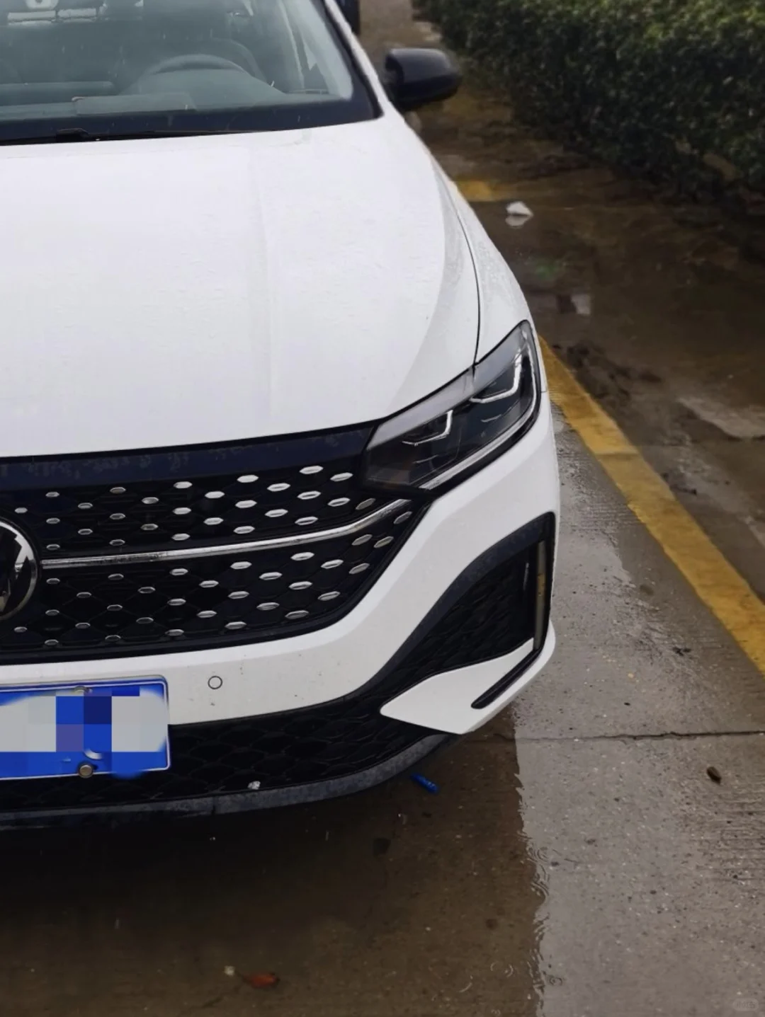 女生月入8k，买了辆10w朗逸~