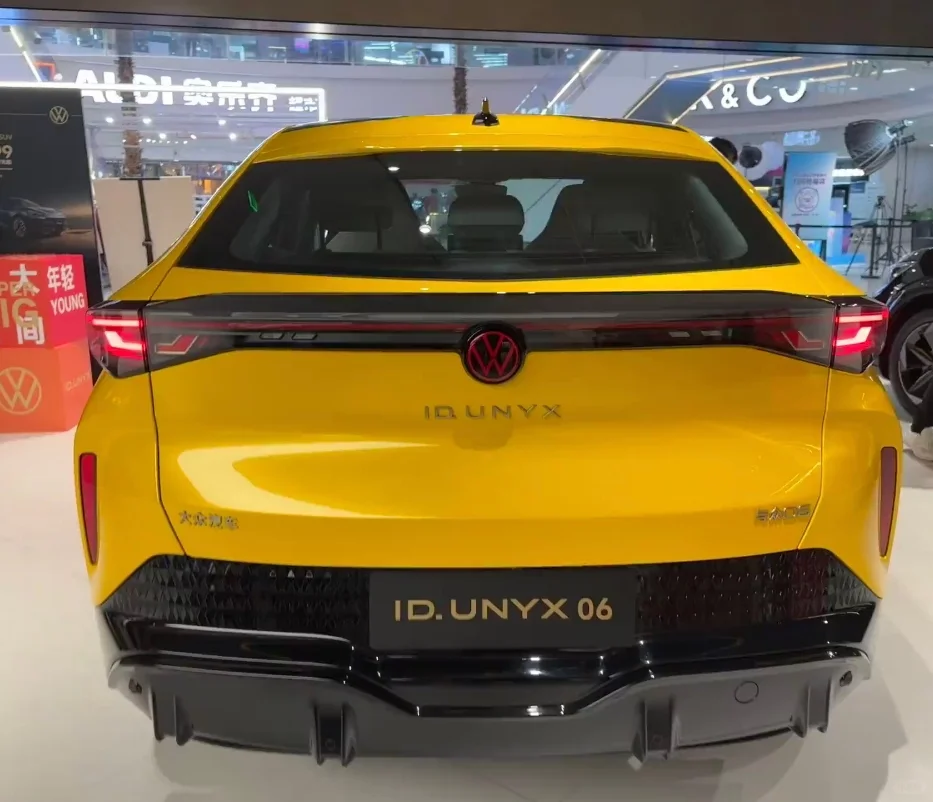 （与众06）电车颜值天花板-大黄蜂