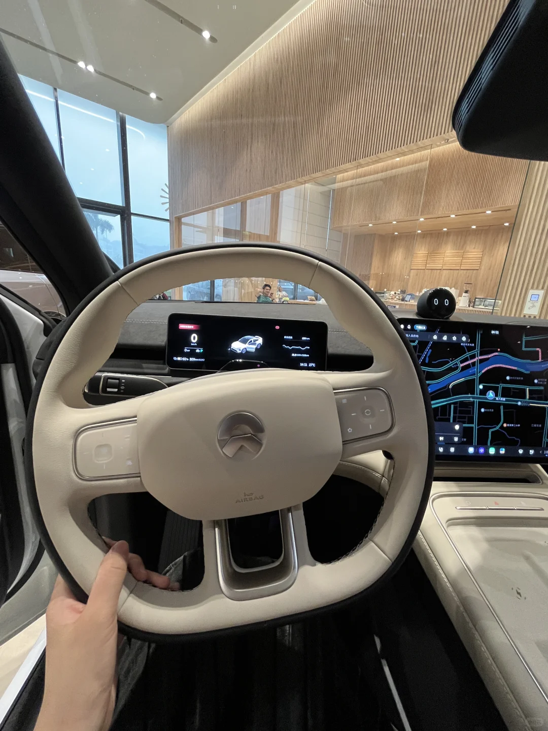 为什么蔚来EC6卖不过特斯拉和小米？