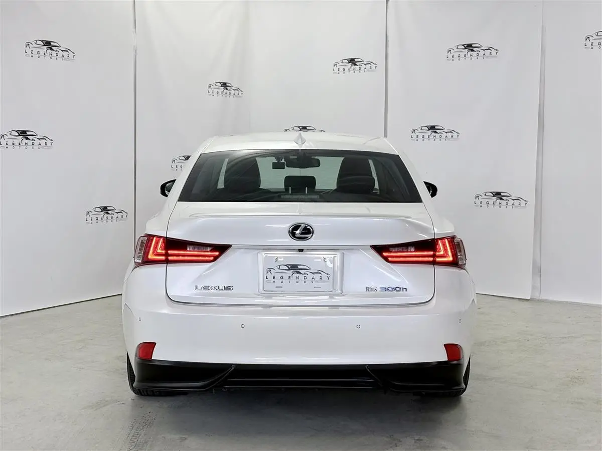 雷克萨斯IS 300H混动，盲点监测，雷达巡航