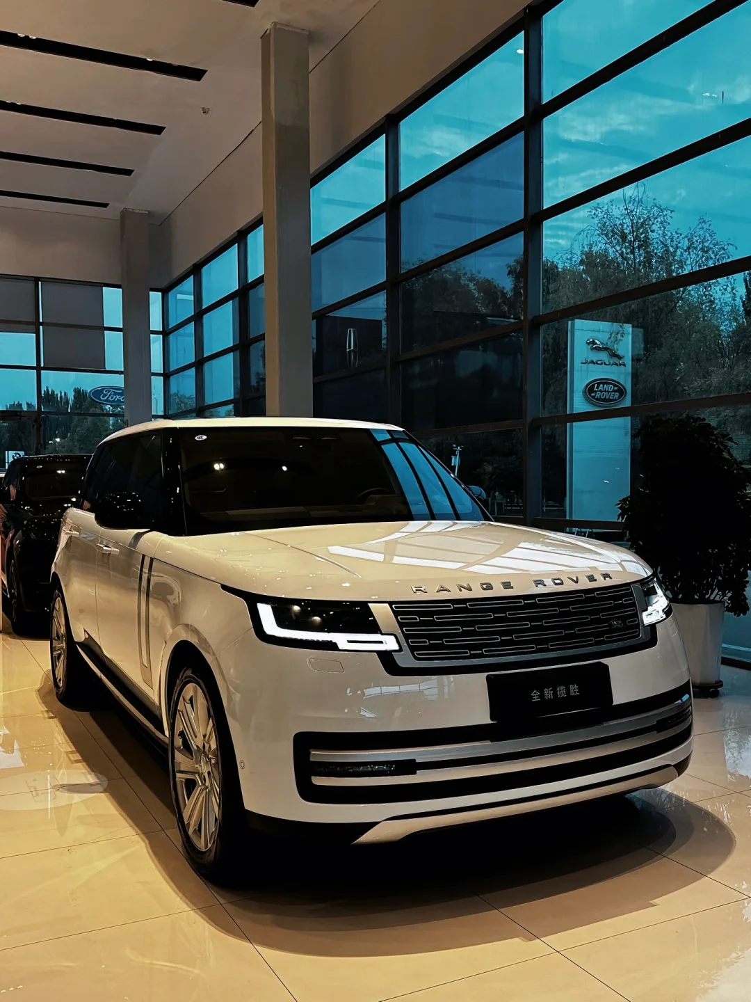 越看越有魅力的一台车 路虎揽胜