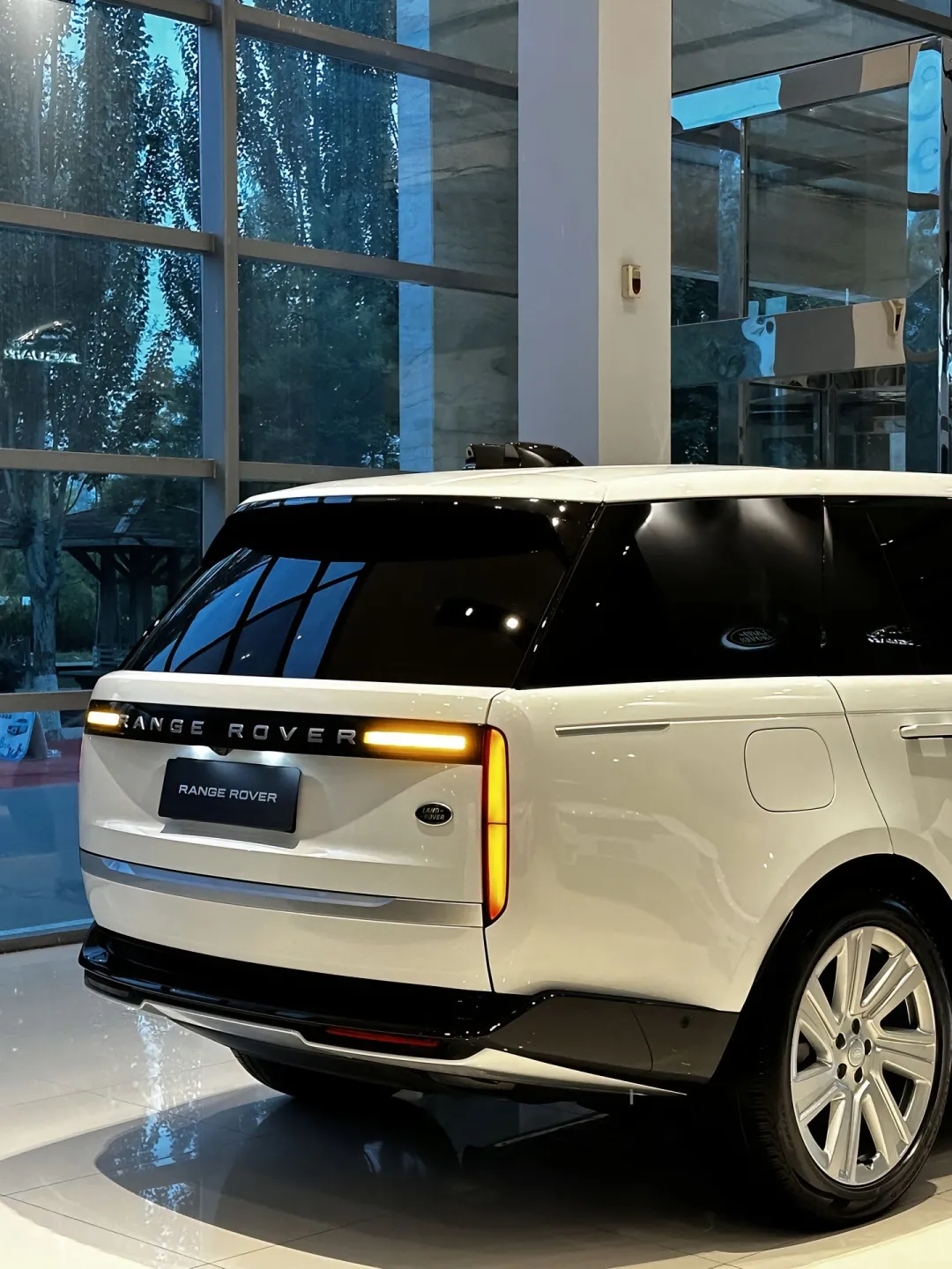 越看越有魅力的一台车 路虎揽胜