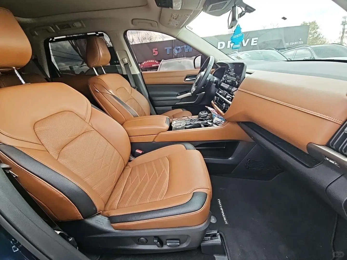 纽约2023款日产 探路者 三排豪华SUV