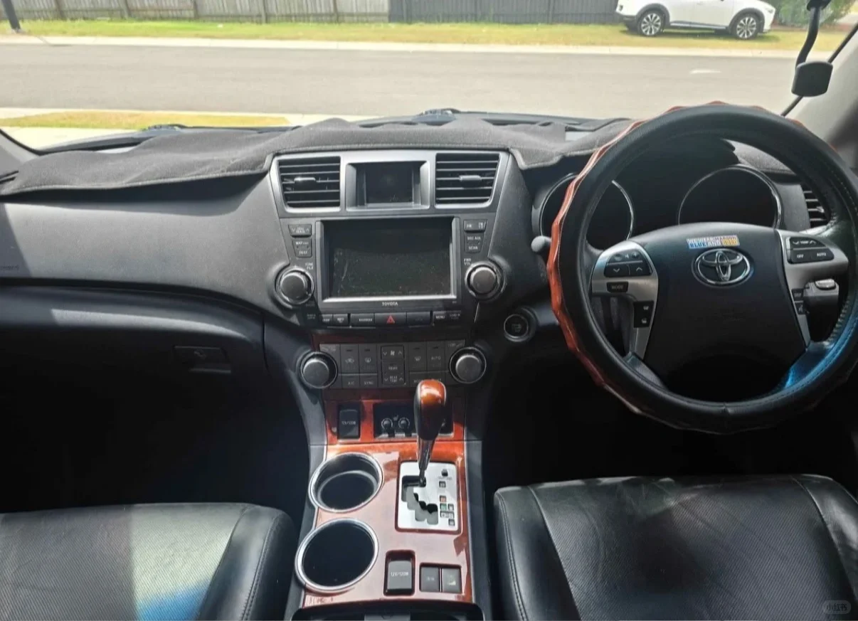 出售：2013 Toyota 汉兰达Kluger SUV