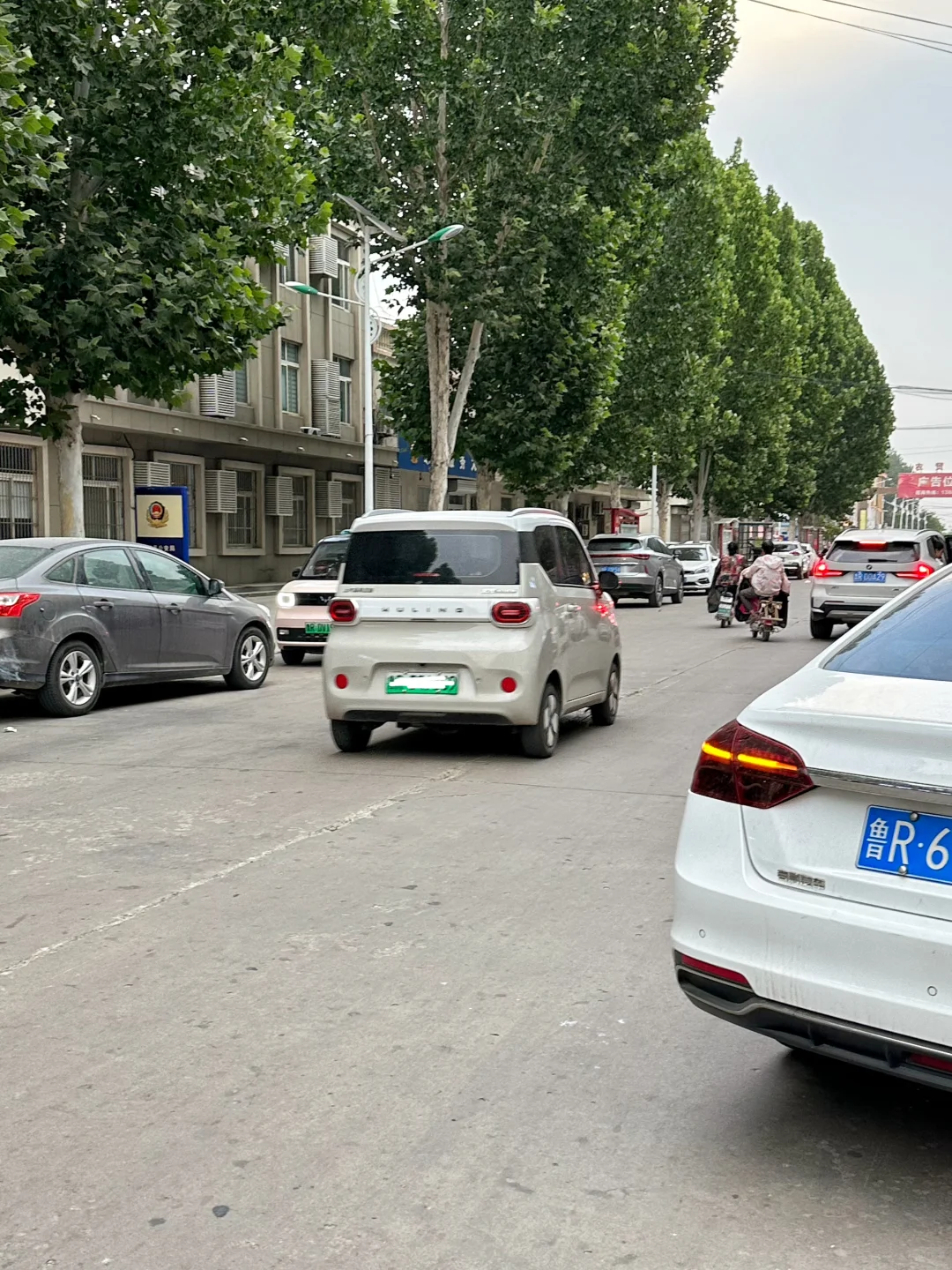 如果预算只有3万，我真的建议买个五菱mini开