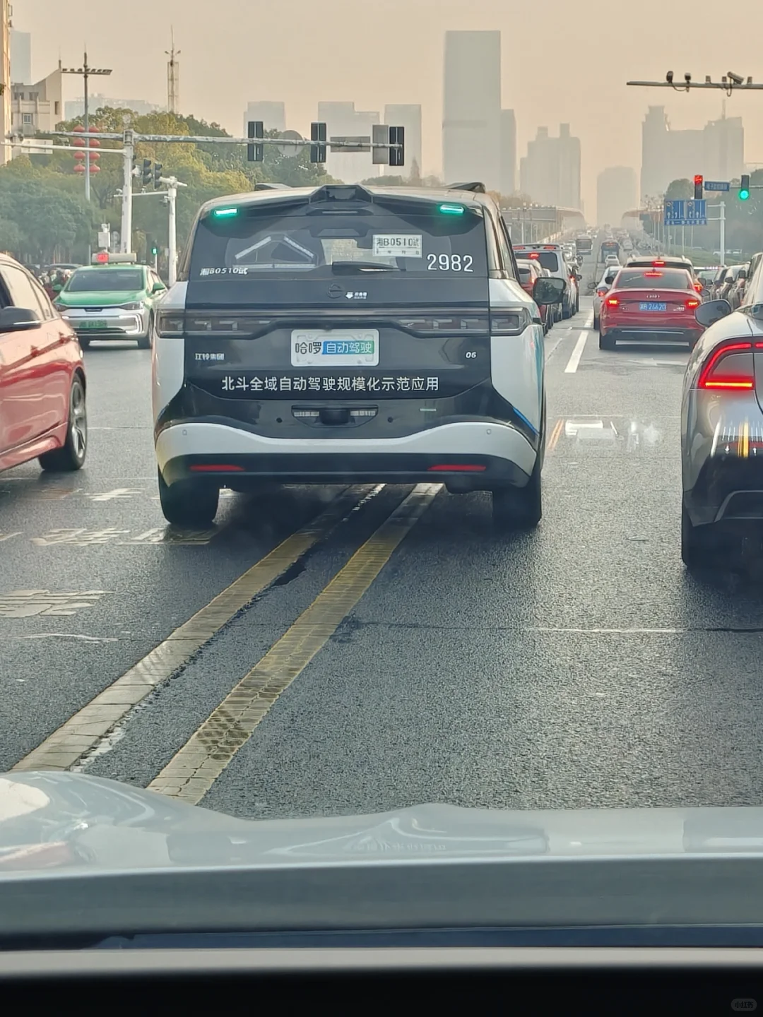 现在自动驾驶成精了