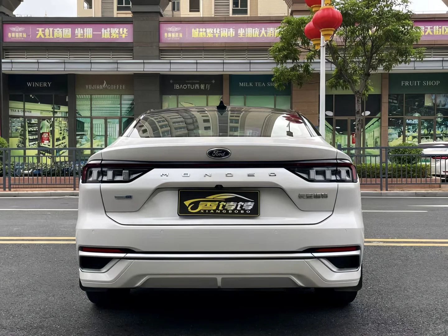 急出女神男神的神车 22款蒙迪欧白色豪华