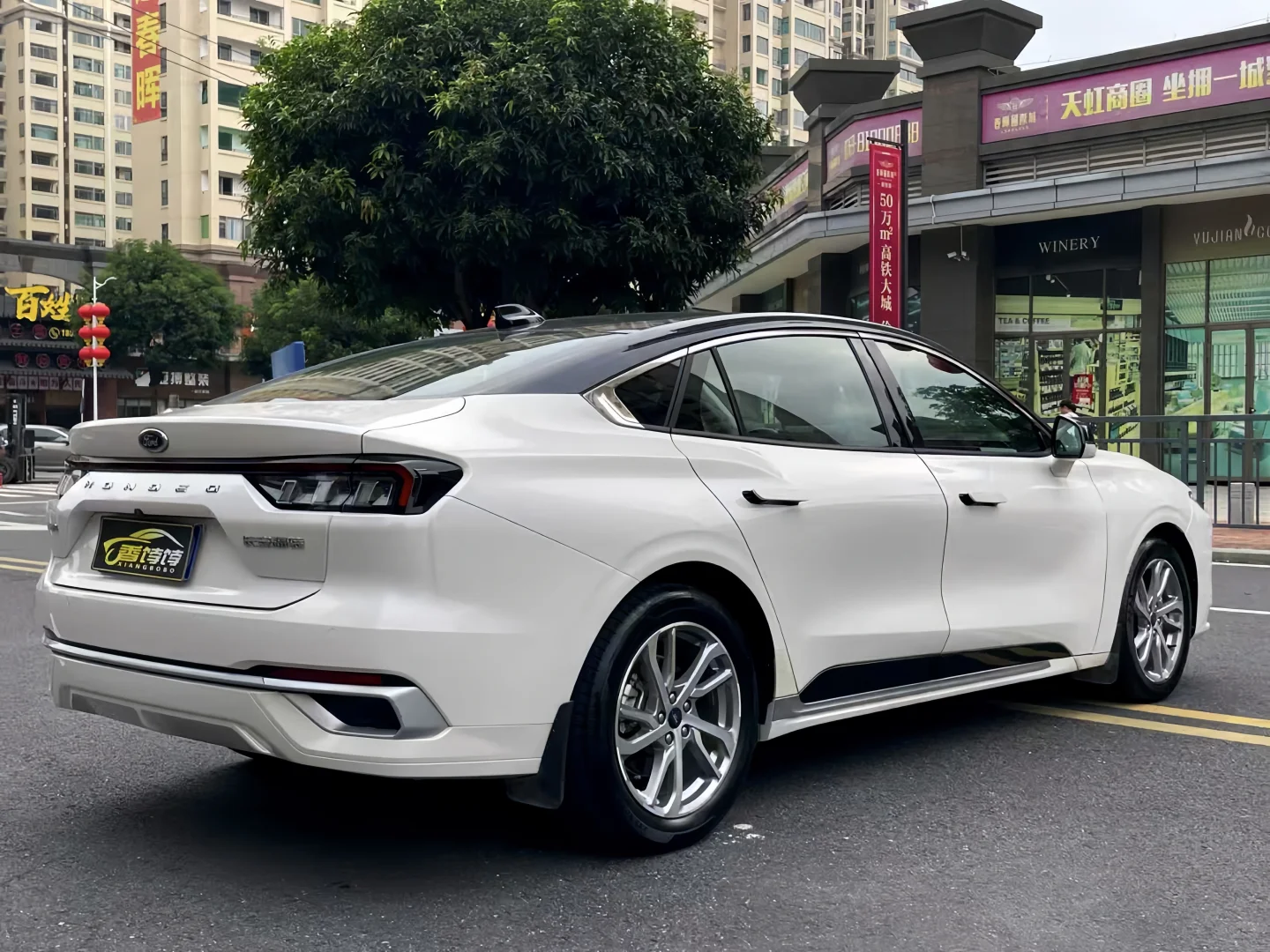 急出女神男神的神车 22款蒙迪欧白色豪华