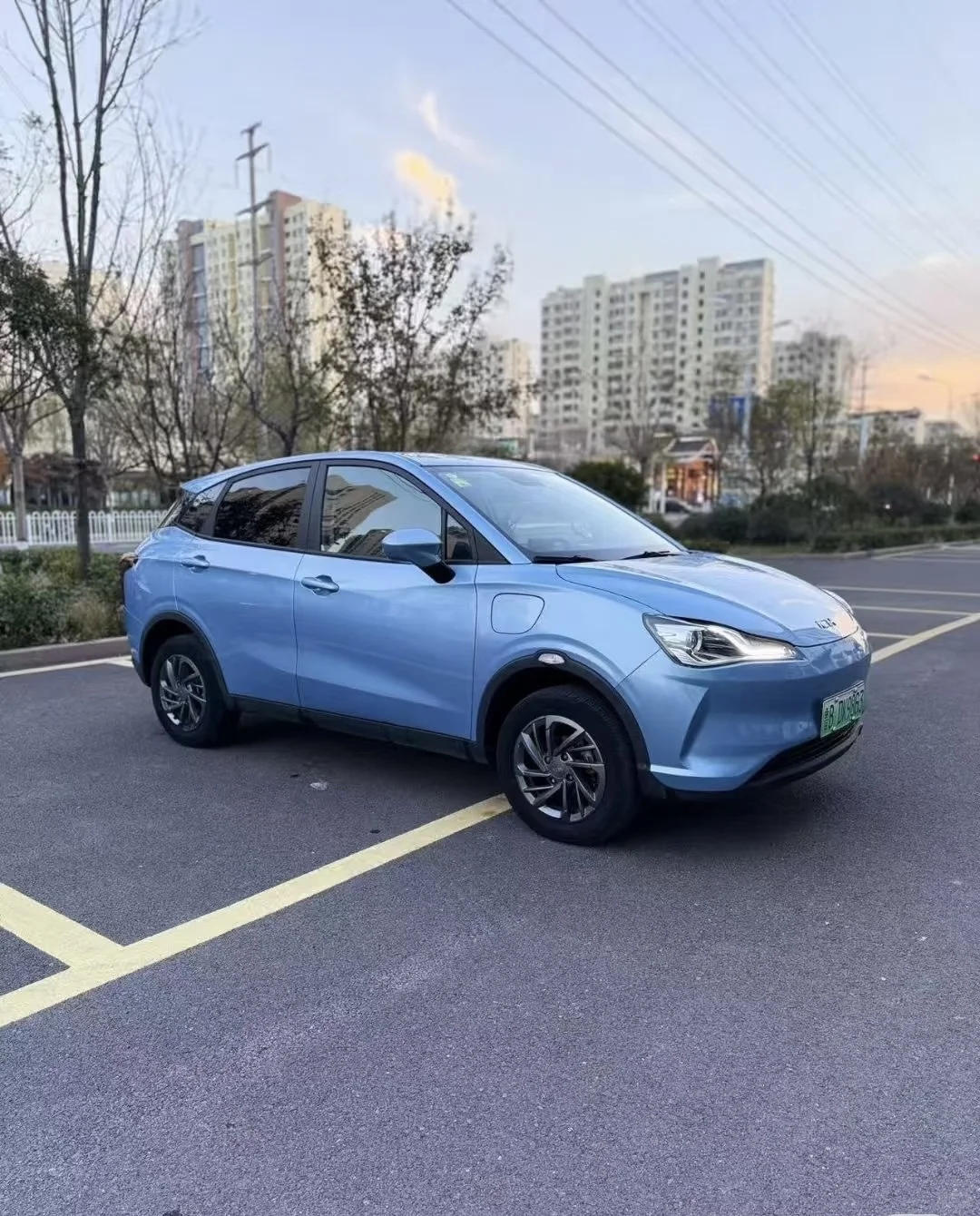 23年8年哪吒V续航400、车况很好，3W➕开走