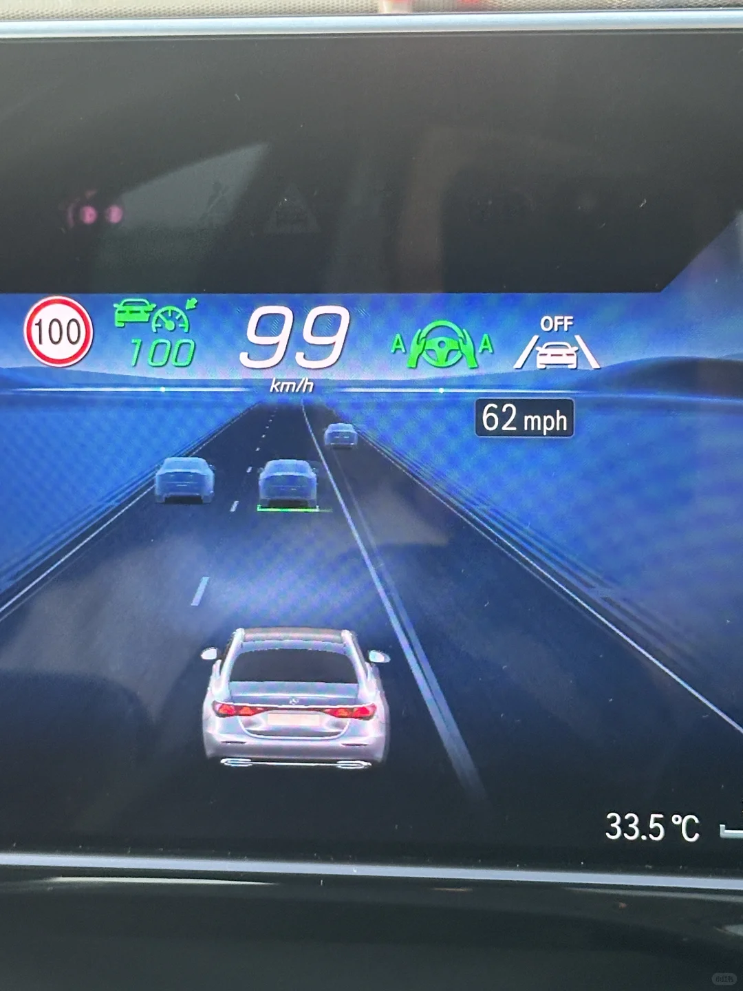 辅助驾驶落后，反而成亮点？