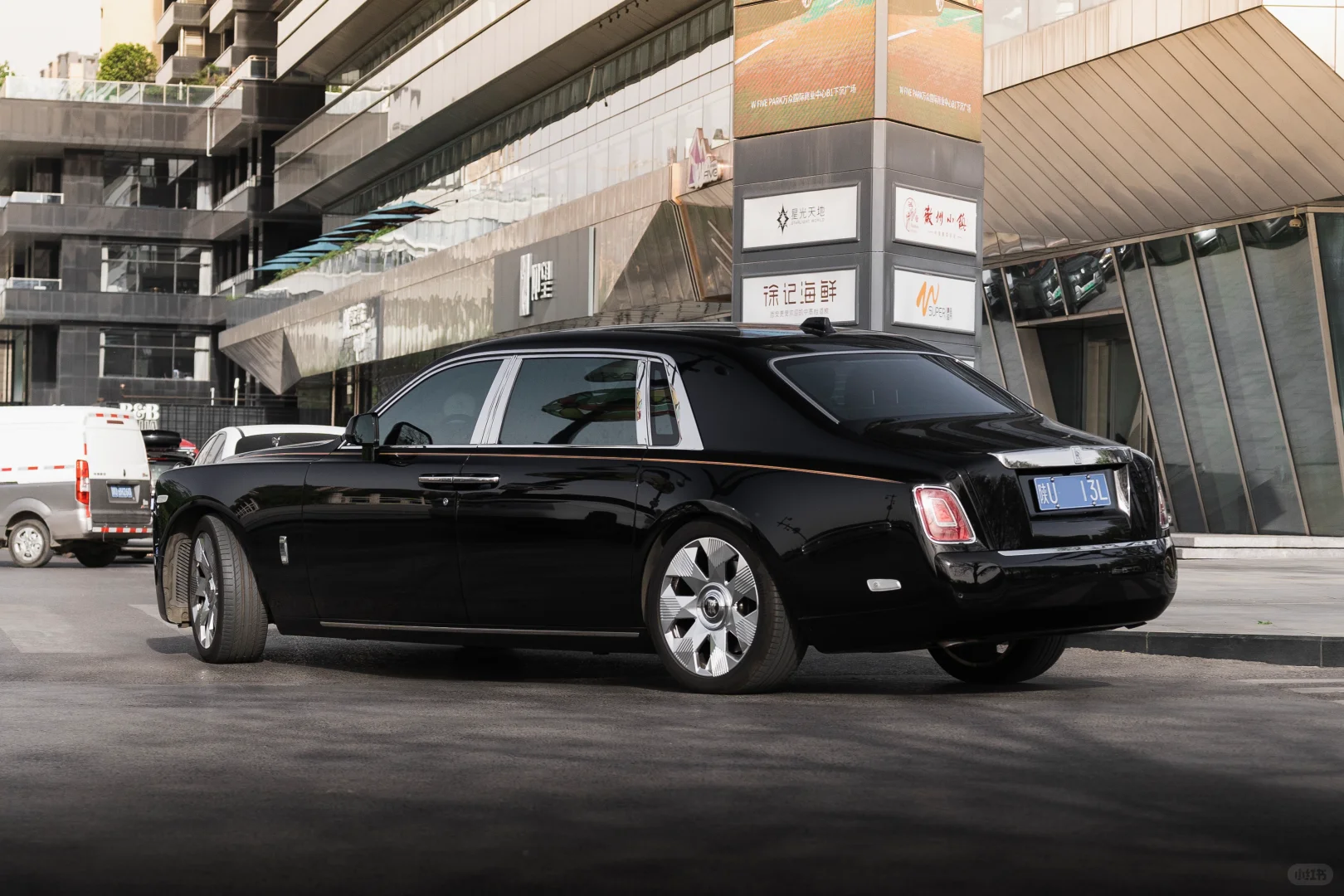 哪一台顶级豪华轿车更受大家钦佩呢？