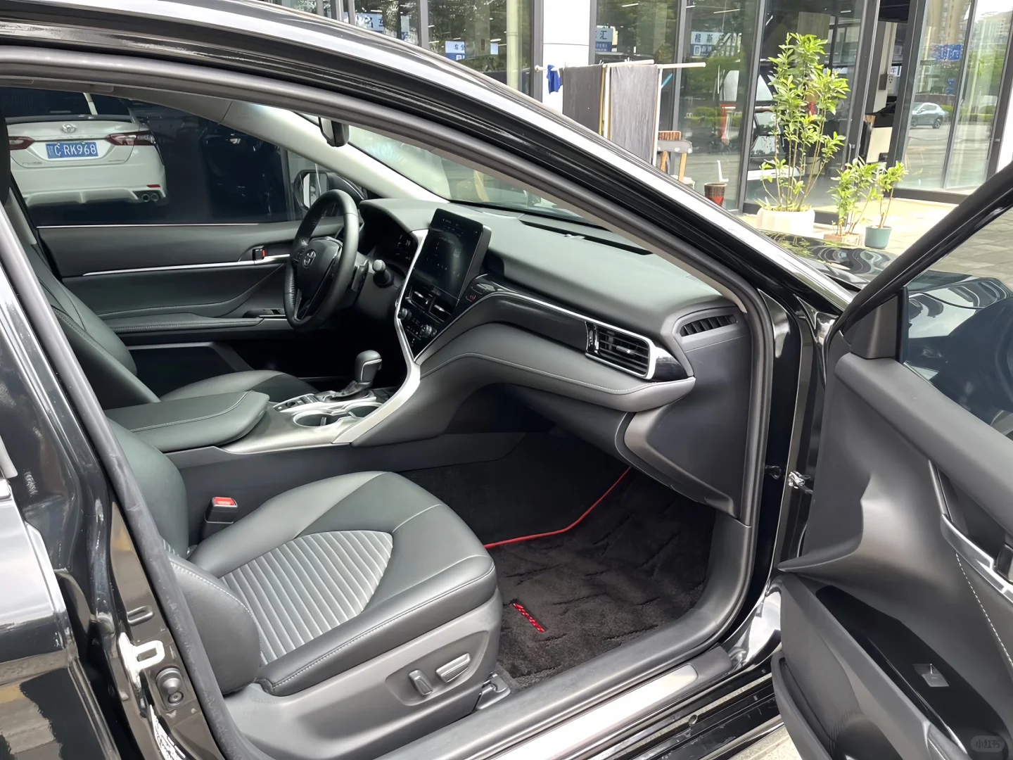 急售2023款2.0S骑士版凯美瑞