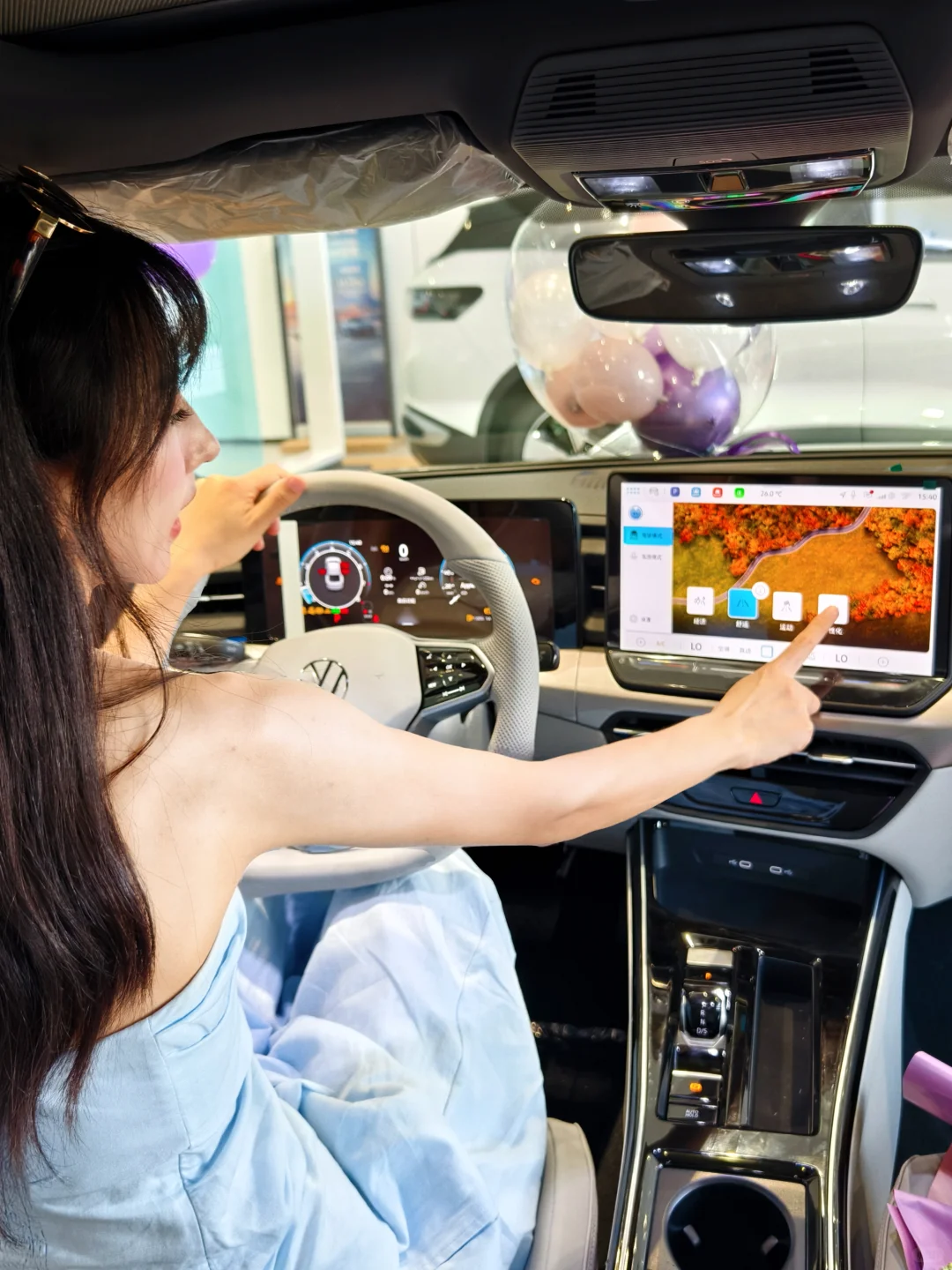 恭喜位女士 靠自己努力提到人生第一辆车