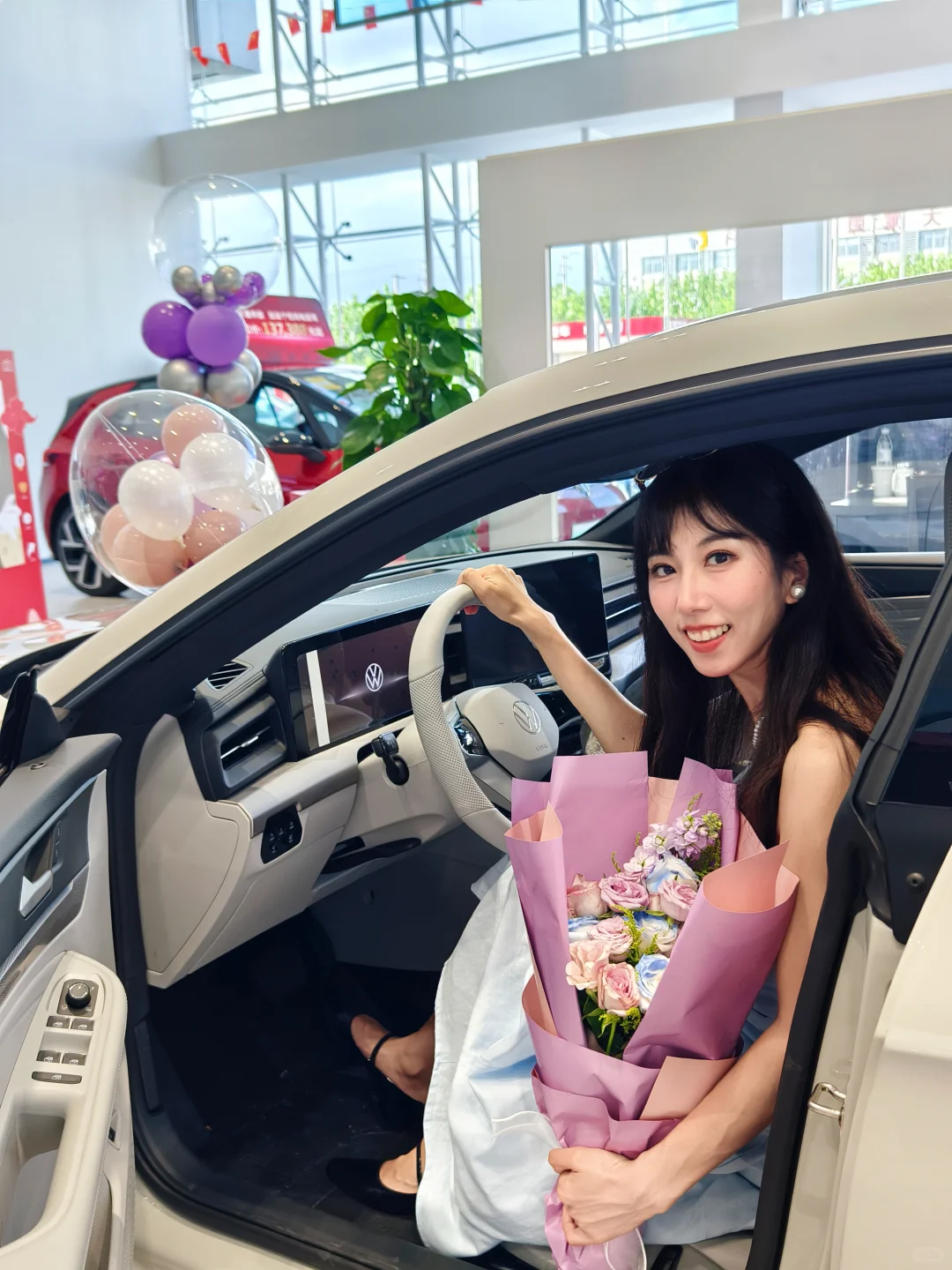 恭喜位女士 靠自己努力提到人生第一辆车