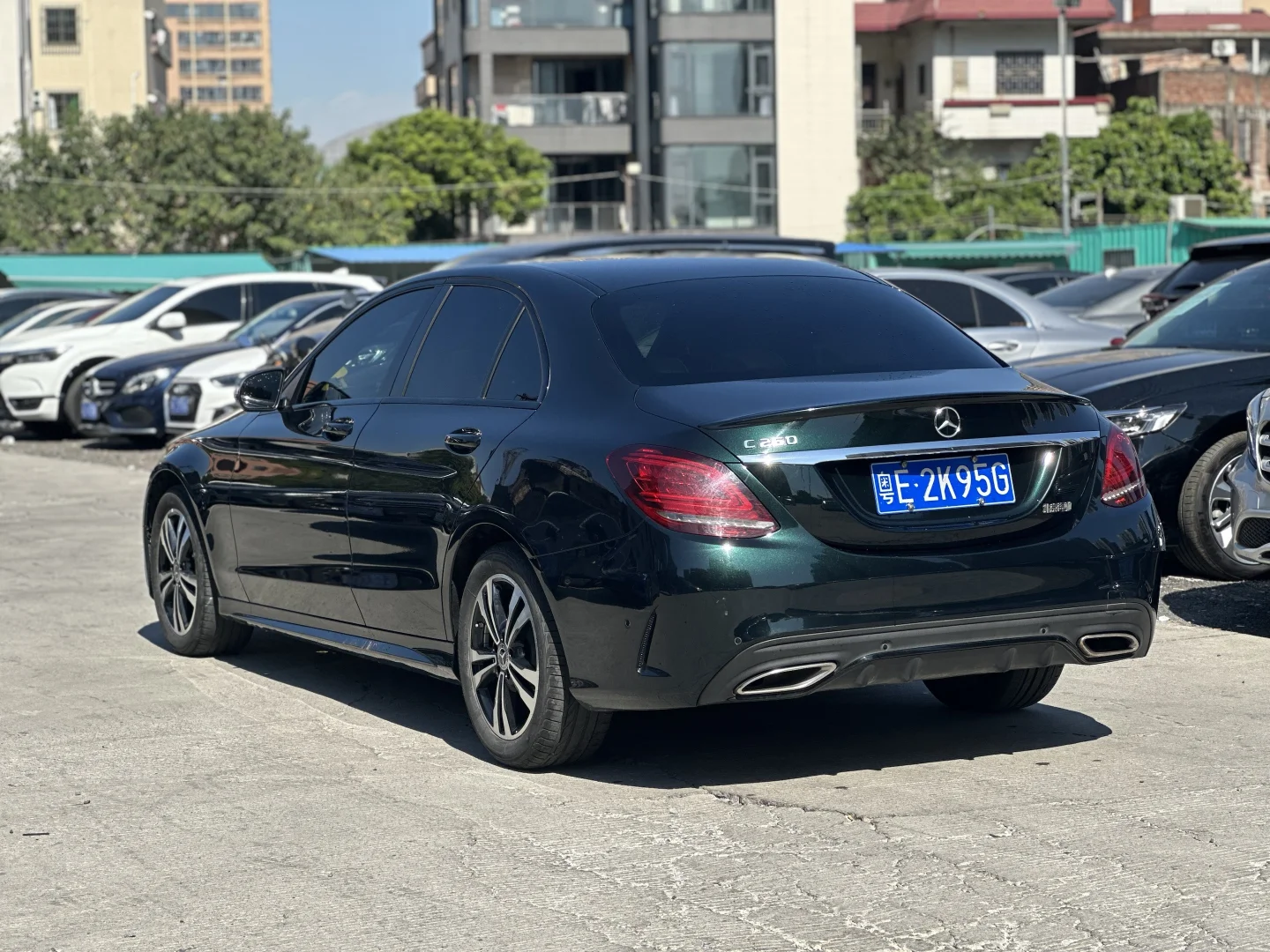 奔驰C200L、颜值与实力并存