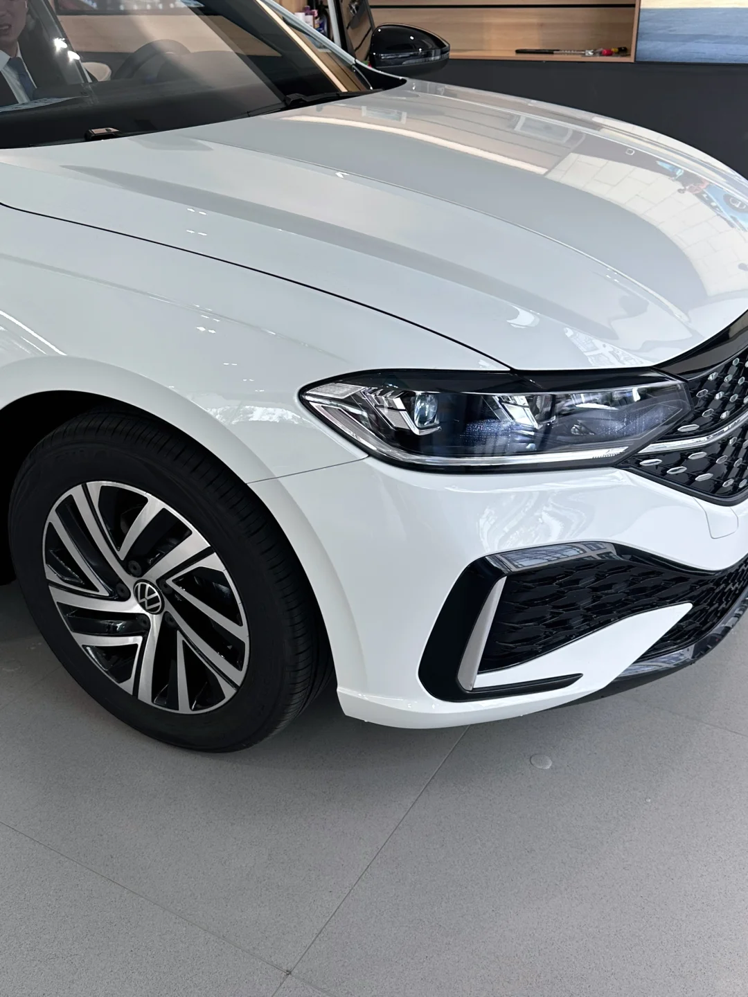 朗逸看了实车真的很喜欢白色，今天提车！