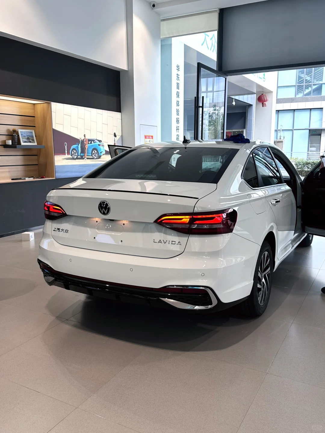 朗逸看了实车真的很喜欢白色，今天提车！