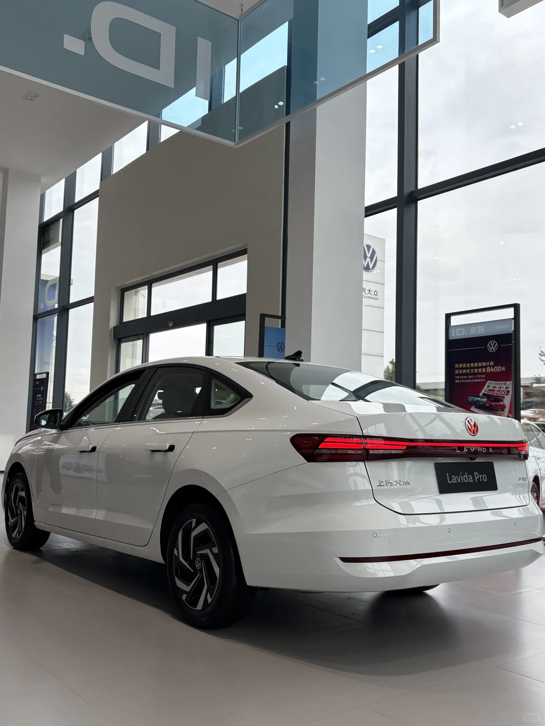 油车 内饰也这么好看了？？？