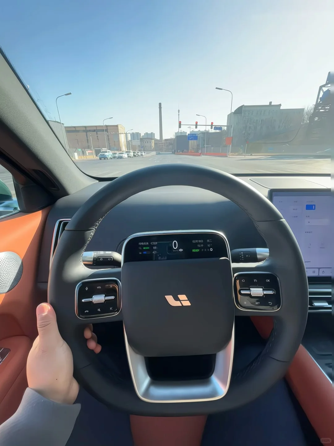 理想也卷价格了，22W落地，冰箱彩电沙发配齐