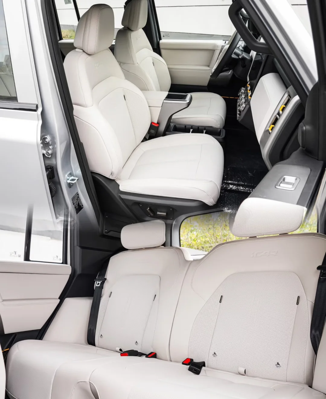 两个15W内，都靠颜值吃饭，怎么选？