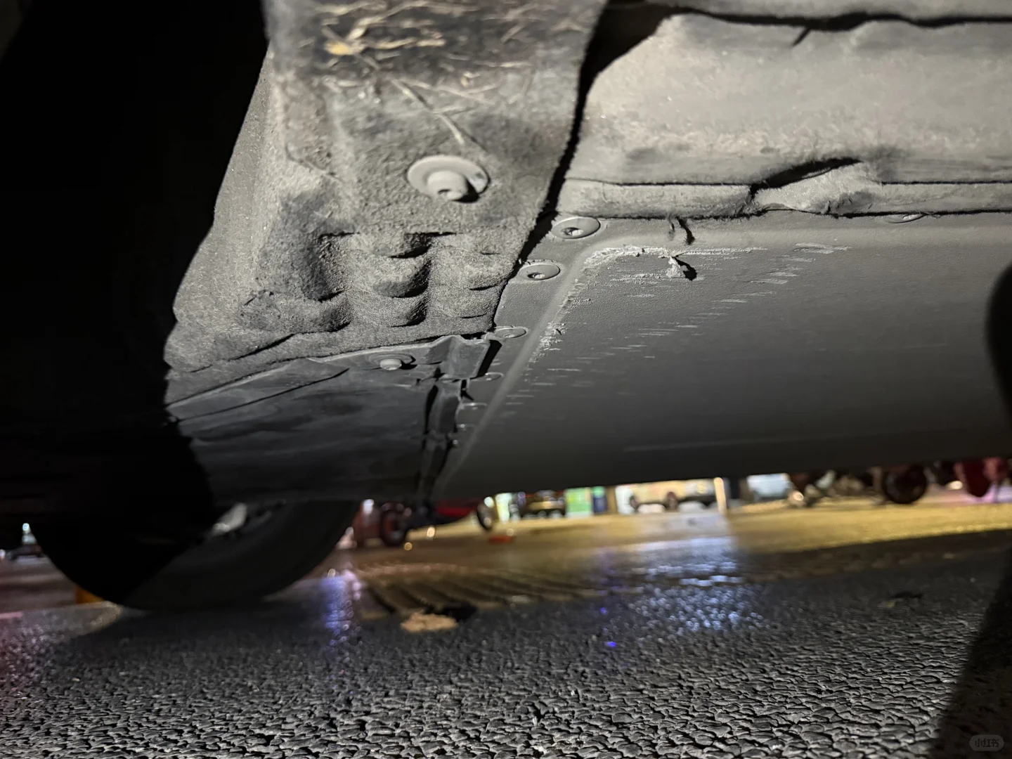 自动泊车别走神