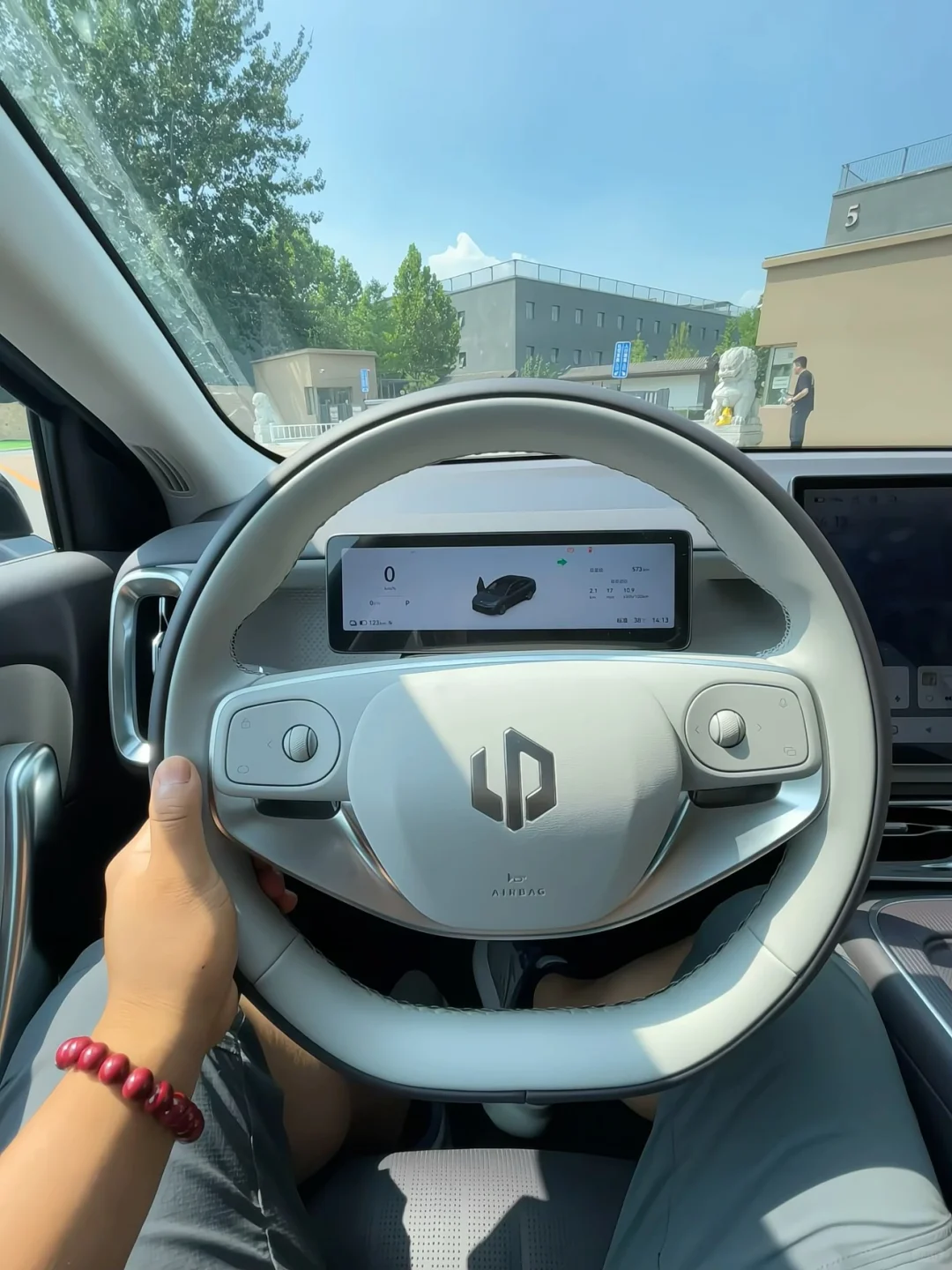 9w多的零跑B01，让小鹏比亚迪车主集体破防！