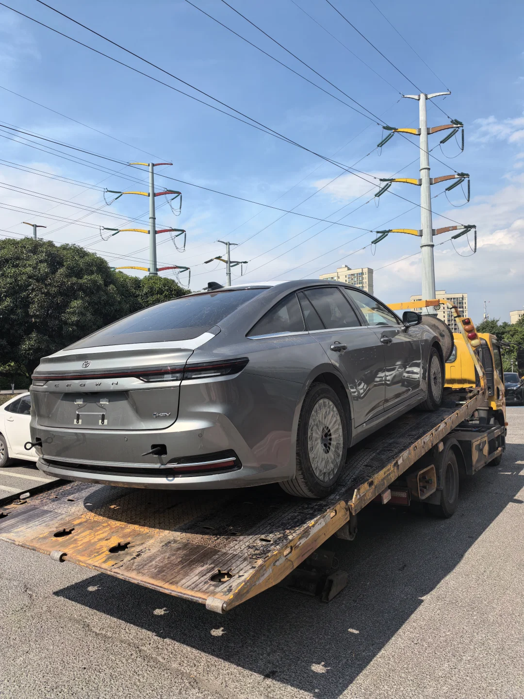 皇冠旗舰轿车到店，欢迎品鉴，品味男人首选