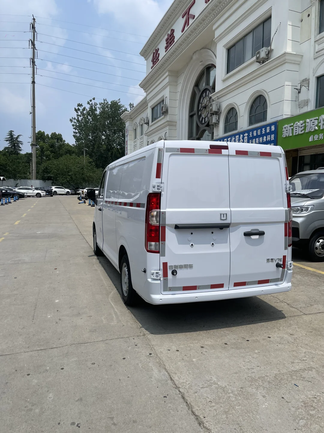 是时候来辆电动微面了!🚗