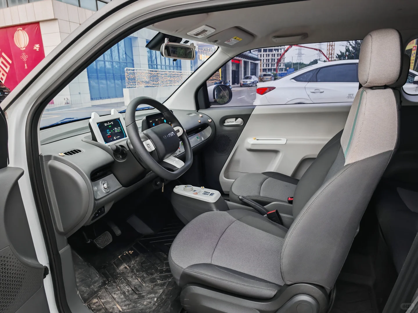 一万多的代步小电车Lumin长安糯玉米