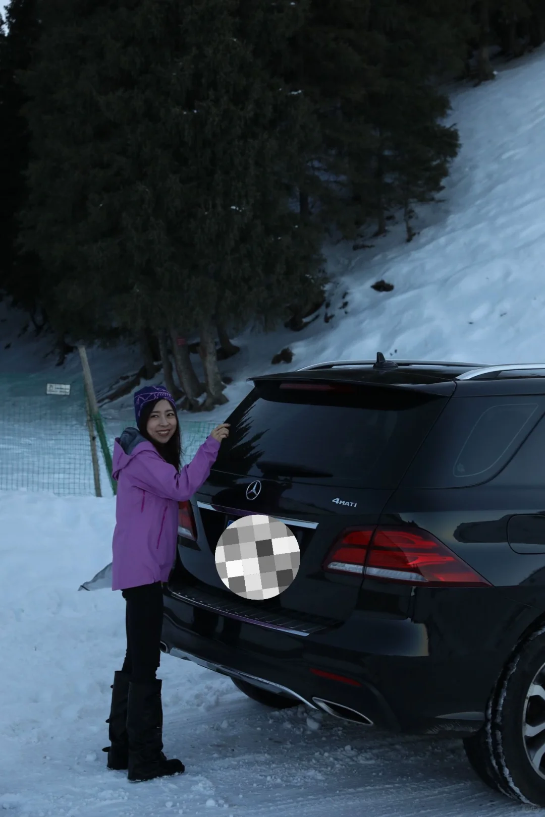 谁说SUV不灵活？奔驰在雪季好开得不像话！