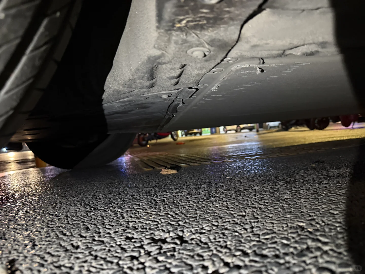 自动泊车别走神