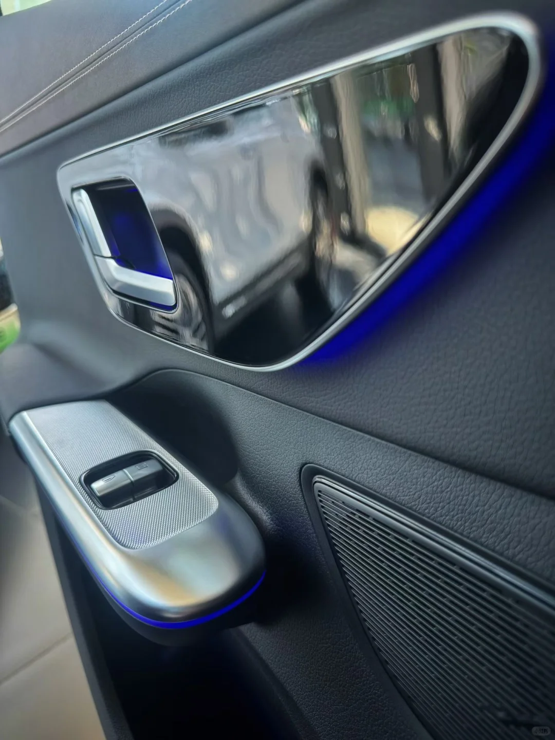 EQE纯电SUV 唤醒心中那片未被惊扰的风景