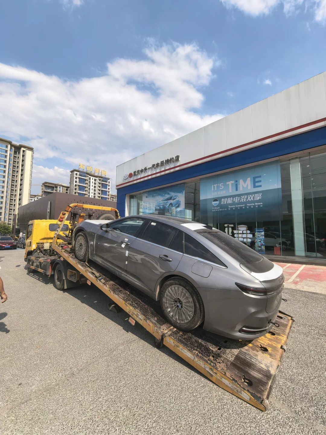 皇冠旗舰轿车到店，欢迎品鉴，品味男人首选