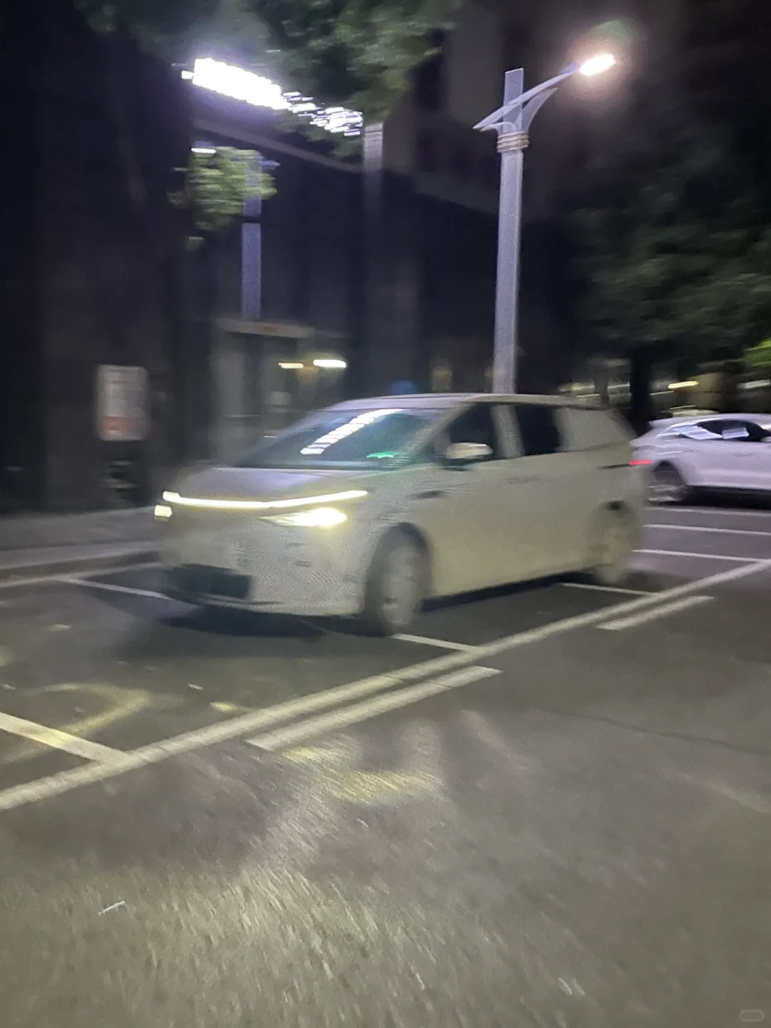 小鹏的自动驾驶开发到底有多拼？！