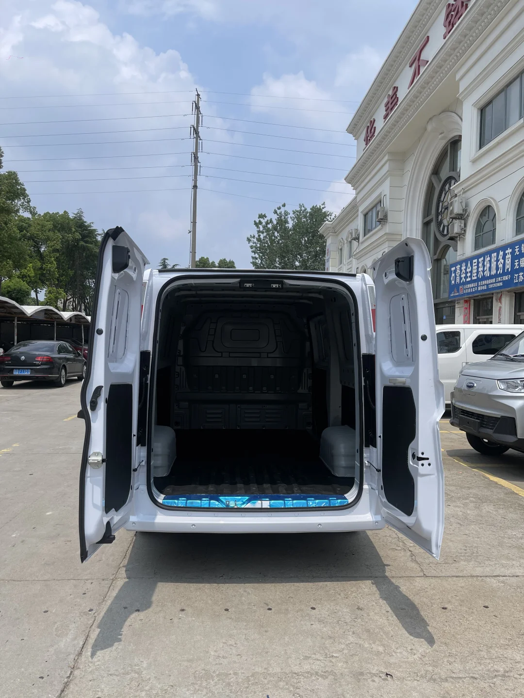 是时候来辆电动微面了!🚗