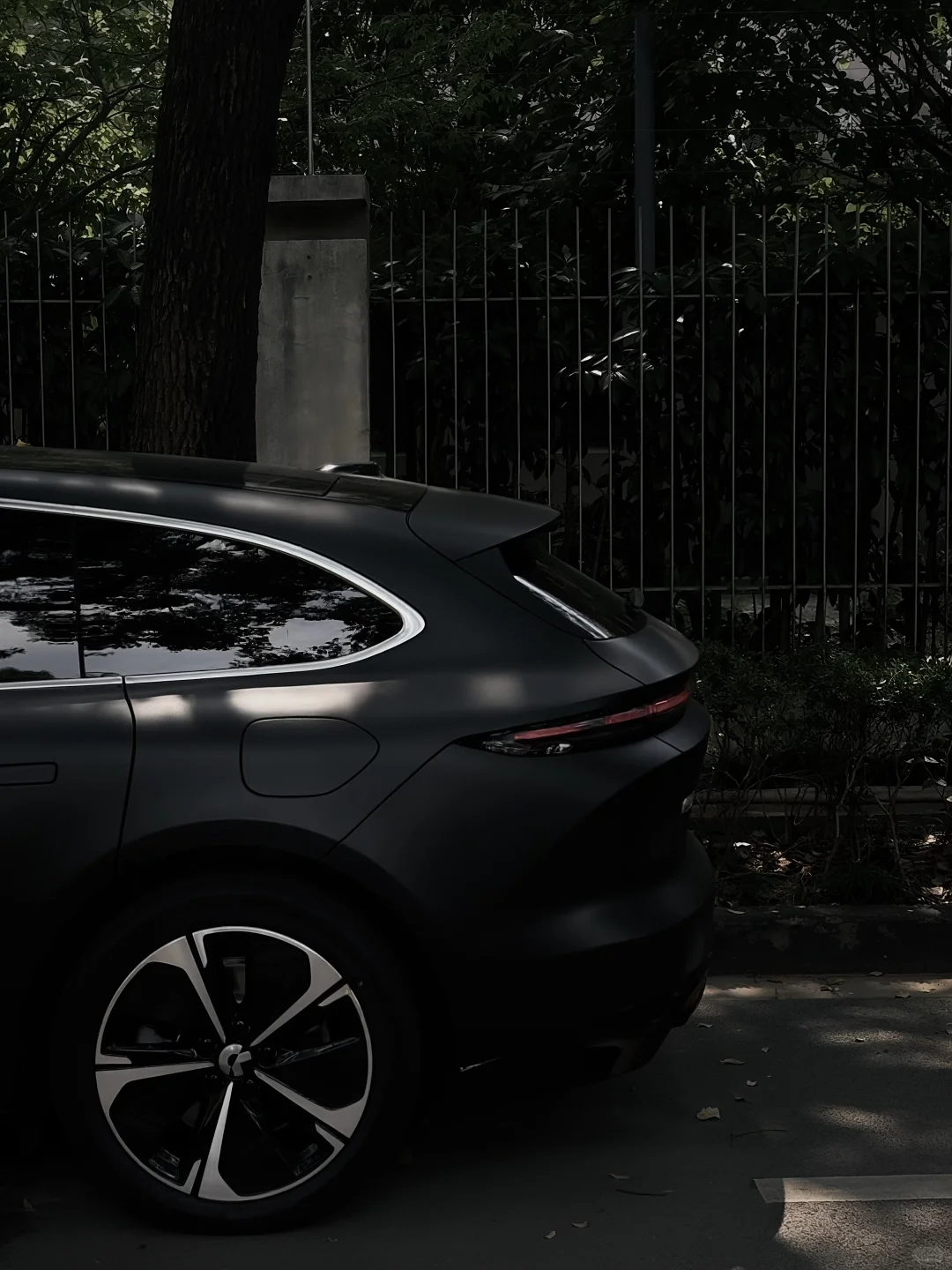 研究半天“蔚来会不会倒闭”，结果喜提ET5T