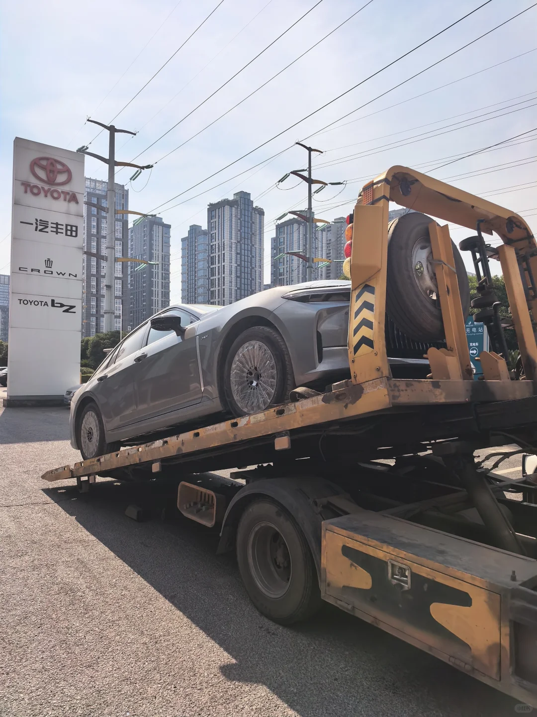 皇冠旗舰轿车到店，欢迎品鉴，品味男人首选