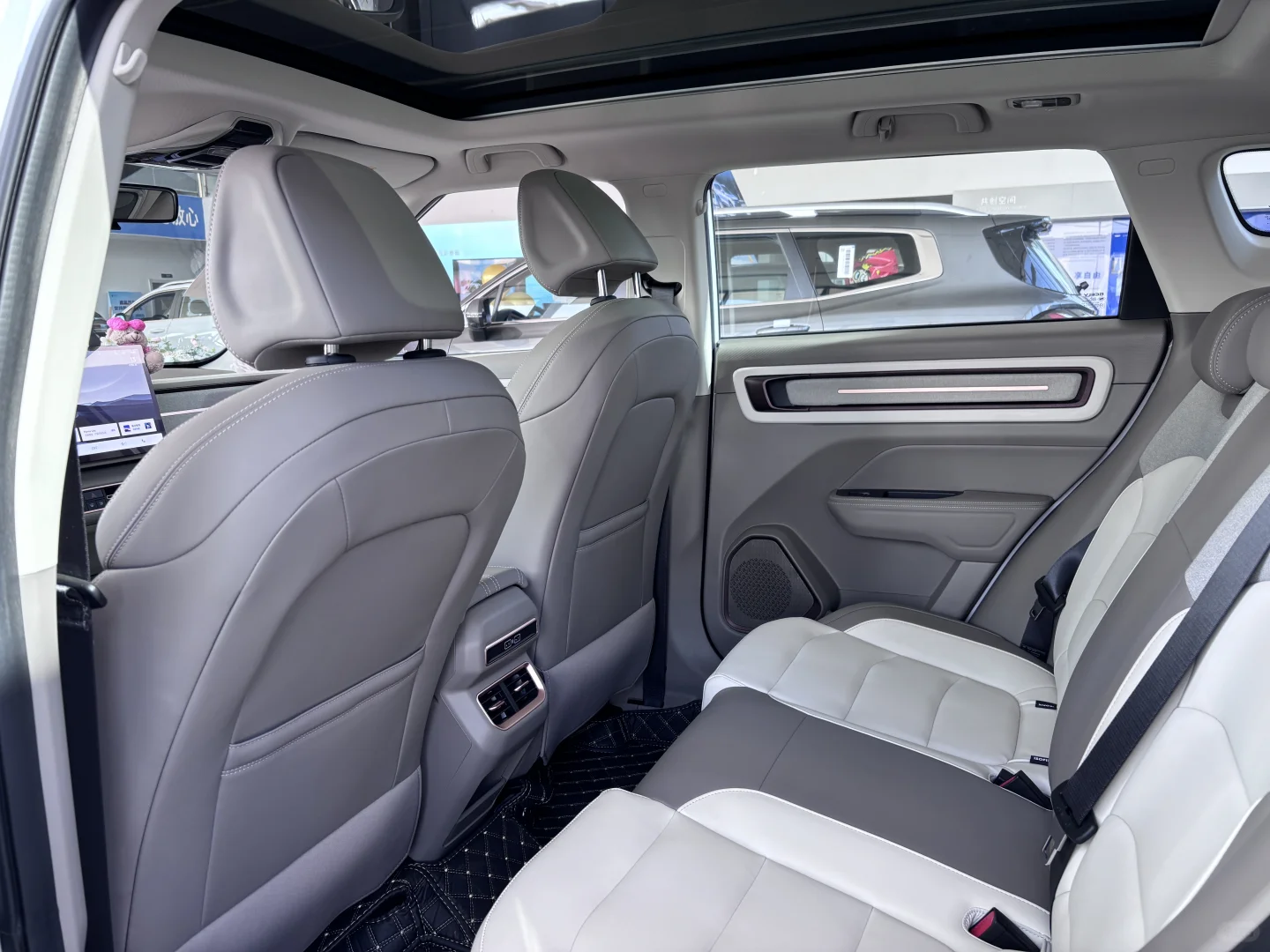 颜值与实力并存七万级智美SUV！