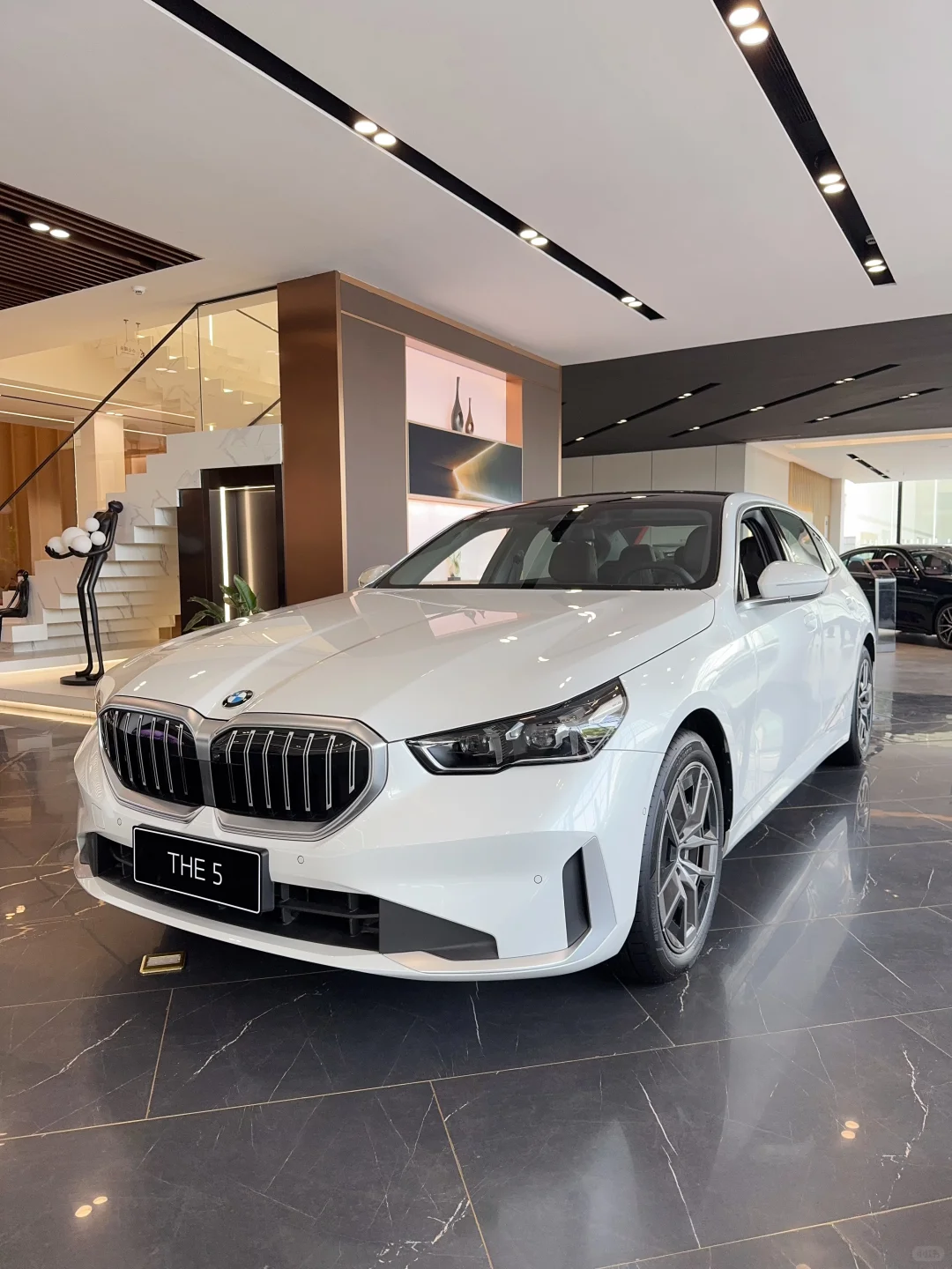 开起来很舒服的车，白月光宝马5系