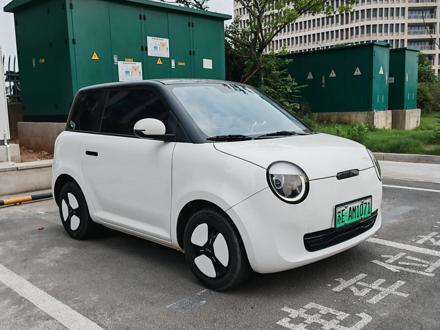 一万多的代步小电车Lumin长安糯玉米