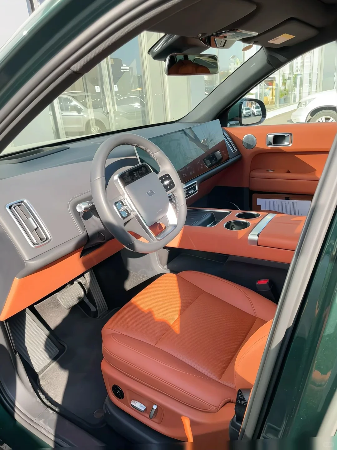 理想也卷价格了，22W落地，冰箱彩电沙发配齐