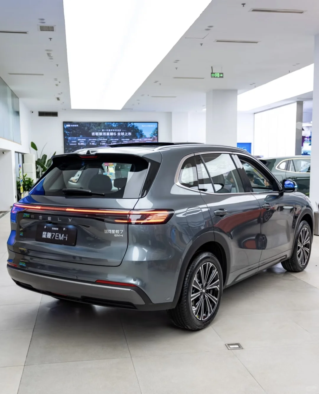 买插混SUV的宝子直接冲这款26款星舰7