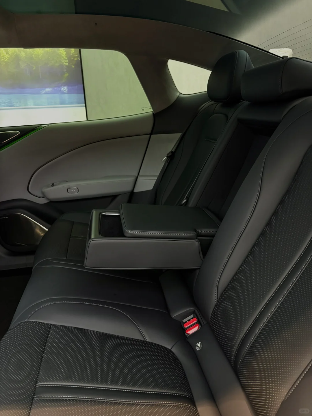 4 万预算拿下007